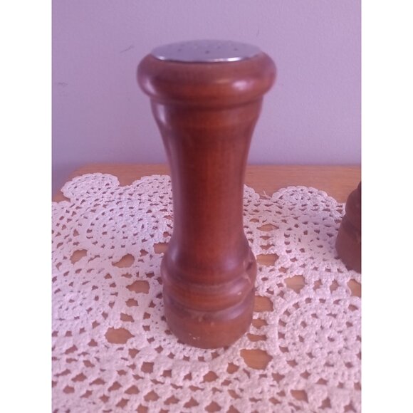 Vintage BEL AIRE Wooden Salt & Pepper Grinder Shaker Pillar Style MCM - Picture 5 of 6